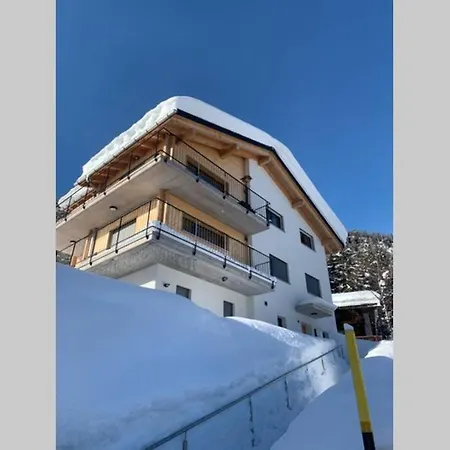 Bijou Nahe Apartment